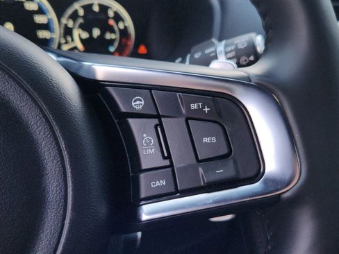 Used 2017 Jaguar F-PACE S image 10