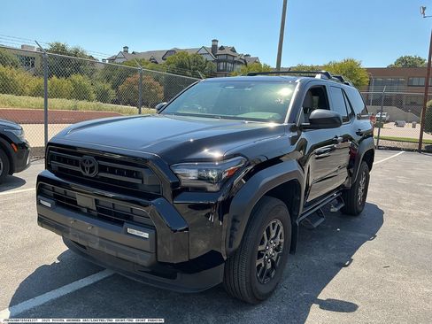 Used 2025 Toyota 4Runner SR5 AWD/4WD image 4
