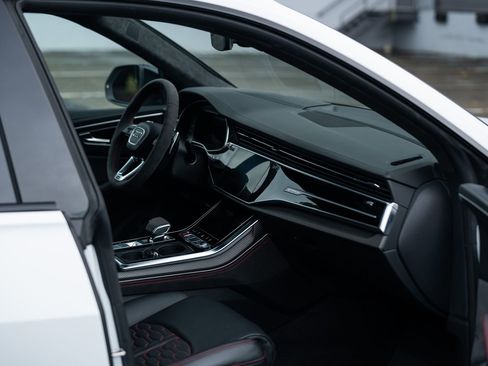 Used 2022 Audi RS Q8 image 38