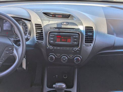 Used 2018 Kia Forte LX FWD image 16