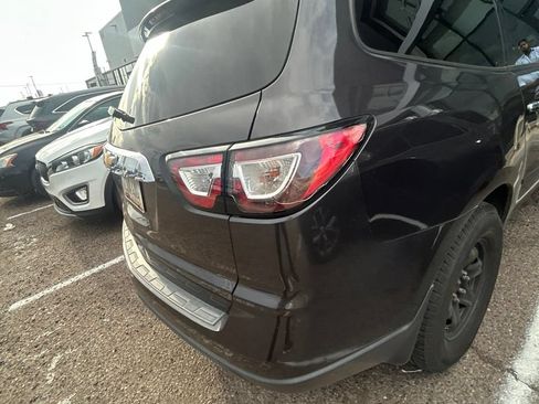 Used 2017 Chevrolet Traverse LS FWD image 8