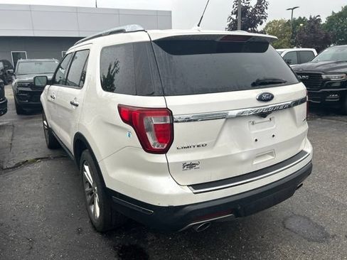 Used 2019 Ford Explorer Limited w/ Equipment Group 301A AWD/4WD image 2