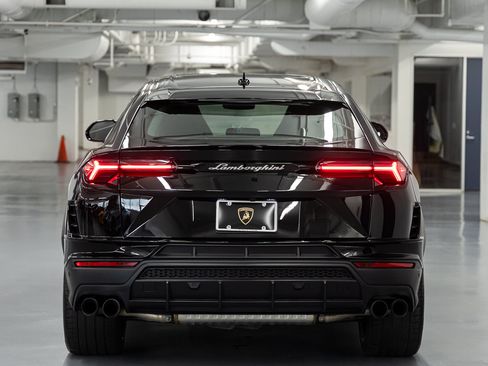 Used 2024 Lamborghini Urus S AWD/4WD image 5