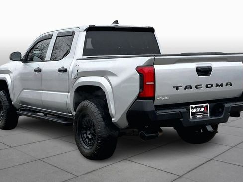 Used 2025 Toyota Tacoma SR image 11