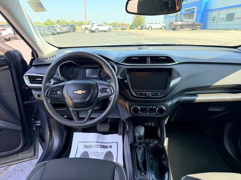 Used 2021 Chevrolet TrailBlazer LT w/ Convenience Package FWD image 7