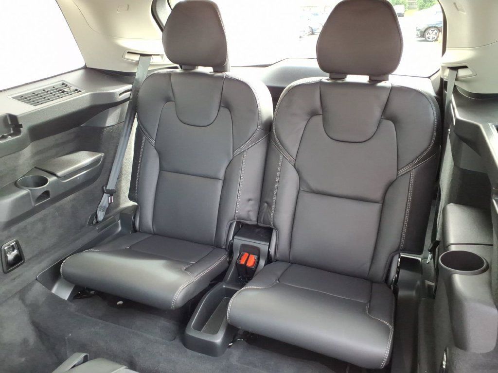 Certified 2026 Volvo XC90 B6 Ultra AWD/4WD image 9