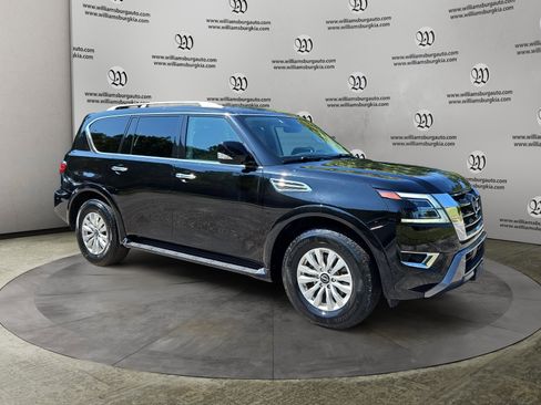 Used 2024 Nissan Armada SV image 7