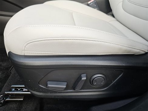 Certified 2026 Hyundai Santa Cruz SEL image 13