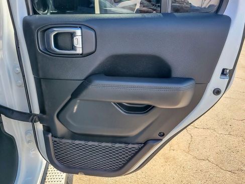 Used 2021 Jeep Wrangler Unlimited Sahara AWD/4WD image 22