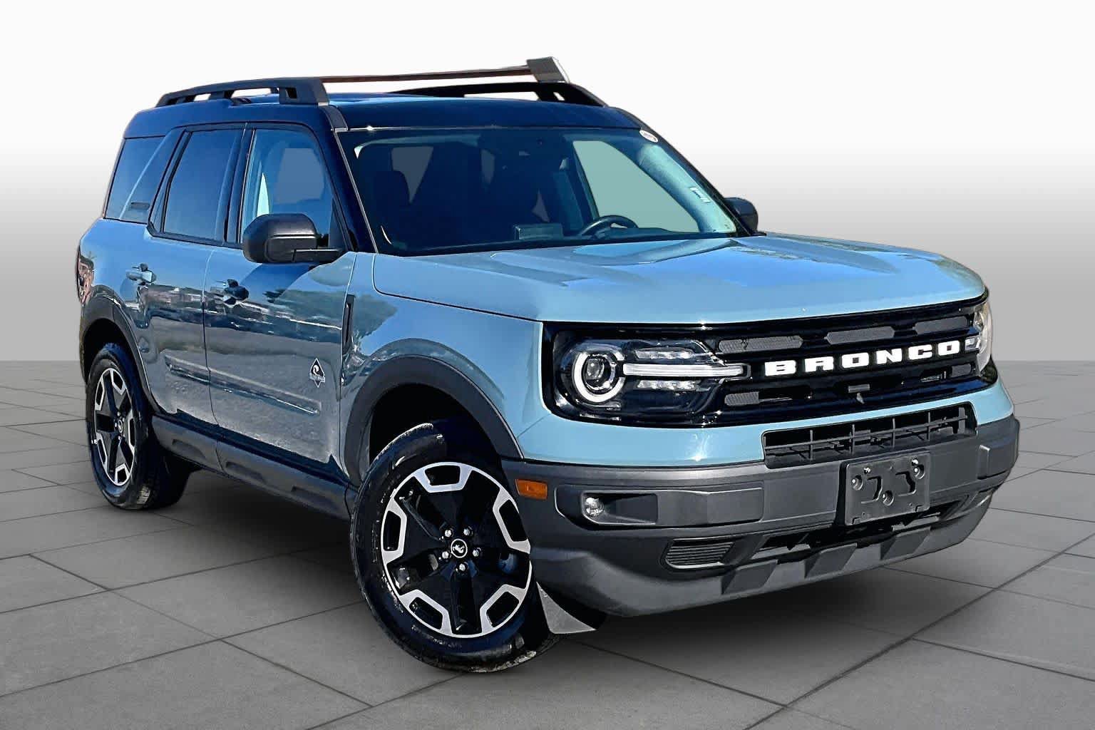 Used 2023 Ford Bronco Sport Outer Banks w/ Tech Package AWD/4WD image 3