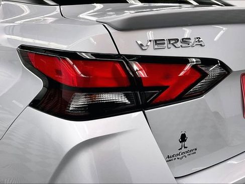 New 2025 Nissan Versa SR w/ Trunk Package image 18