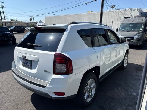 Used 2014 Jeep Compass Latitude FWD image 19