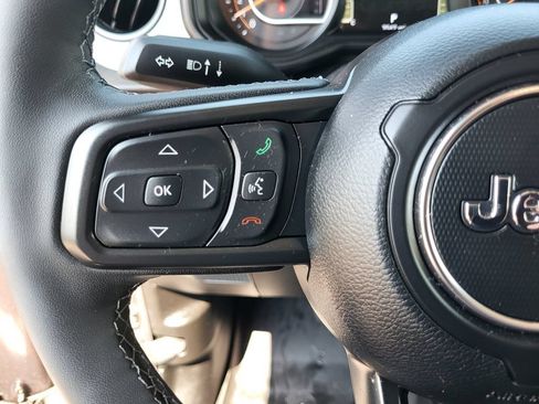 Used 2026 Jeep Wrangler Sport AWD/4WD image 33