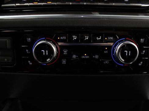 New 2026 GMC Sierra 1500 SLT AWD/4WD image 7