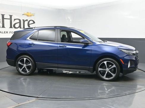 Used 2022 Chevrolet Equinox LT FWD image 1