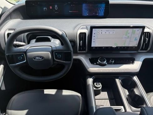 New 2027 Ford Expedition Active AWD/4WD image 3
