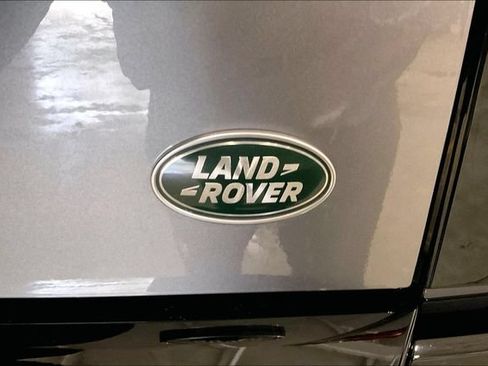 Used 2023 Land Rover Defender 90 X-Dynamic SE AWD/4WD image 8