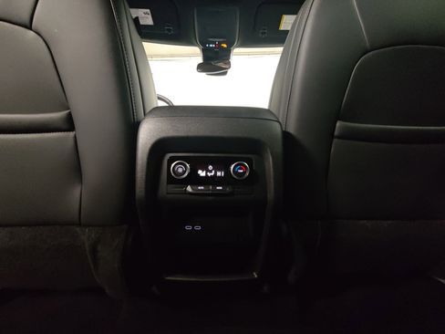 Used 2025 Buick Enclave Preferred image 26