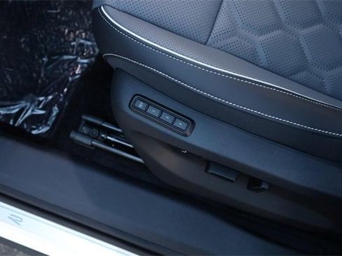 New 2026 Volkswagen Tiguan SEL R-Line image 11