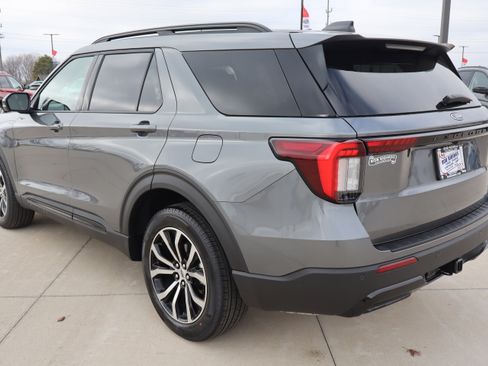 New 2026 Ford Explorer ST-Line image 7