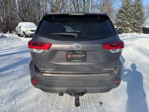 Used 2019 Toyota Highlander XLE image 8