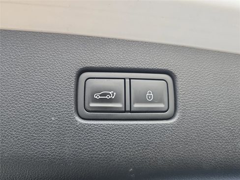 Used 2023 Genesis GV70 2.5T w/ Sport Prestige Package AWD/4WD image 10