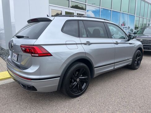 Used 2023 Volkswagen Tiguan SE R-Line FWD image 4