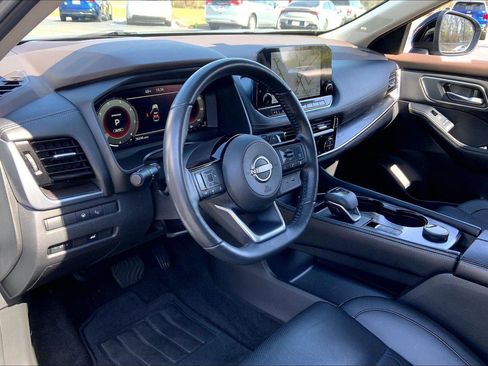 Used 2023 Nissan Rogue Platinum w/ Platinum Premium Package image 13