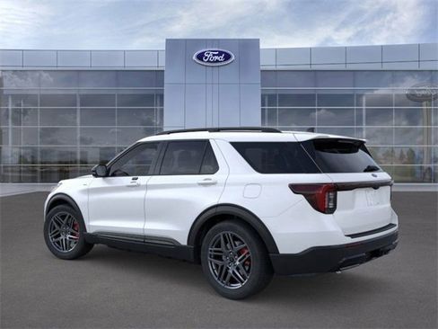 New 2026 Ford Explorer ST-Line w/ ST-Line Street Pack image 4