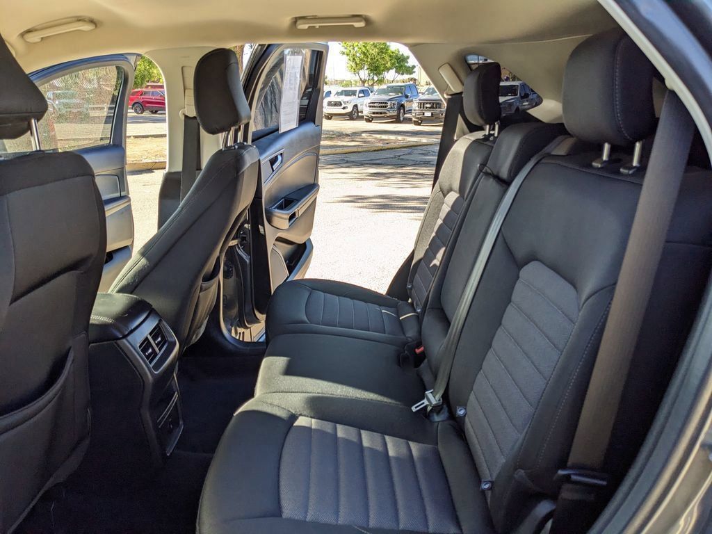 Used 2023 Ford Edge SE AWD/4WD image 16