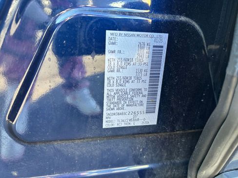 Used 2025 Nissan Pathfinder SV image 29