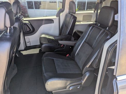Used 2019 Dodge Grand Caravan SXT FWD image 23