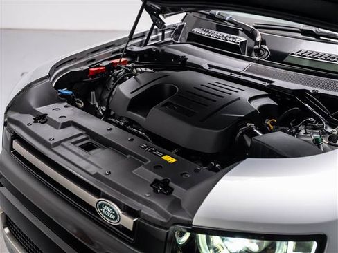 Used 2023 Land Rover Defender 110 X AWD/4WD image 10