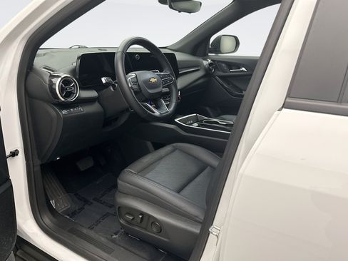 Used 2025 Chevrolet Equinox LT w/ Convenience Package II AWD/4WD image 10