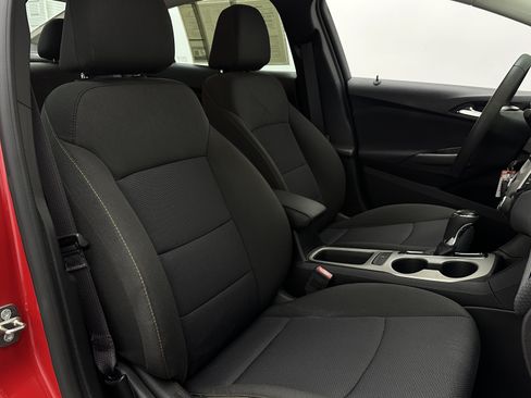 Used 2017 Chevrolet Cruze LS FWD image 31