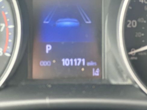 Used 2018 Toyota C-HR XLE FWD image 13