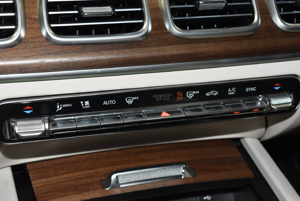 Certified 2025 Mercedes-Benz GLE 450 4MATIC image 13