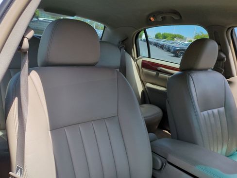 Used 2003 Lincoln Town Car Executive image 33