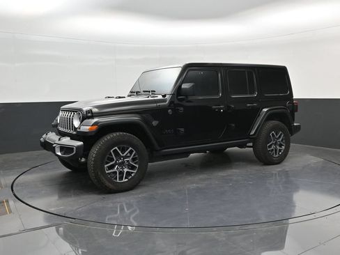 Used 2026 Jeep Wrangler Unlimited Sahara w/ Safety Group AWD/4WD image 4