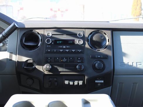 Used 2016 Ford F550 4x4 Crew Cab Super Duty image 21