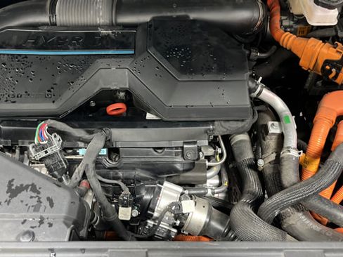 Used 2025 Kia Carnival EX FWD image 28
