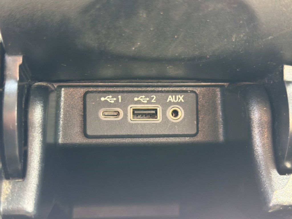 Used 2023 Nissan Maxima Platinum w/ Sport Mat Group FWD image 32