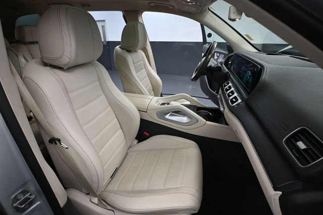Used 2020 Mercedes-Benz GLS 580 4MATIC image 42