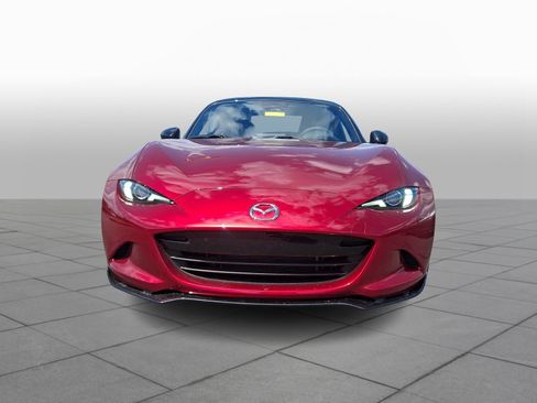 New 2026 MAZDA MX-5 Miata Club w/ Weather Package RWD image 2