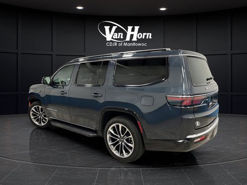 Used 2024 Jeep Wagoneer Series II w/ Premium Group I AWD/4WD image 5