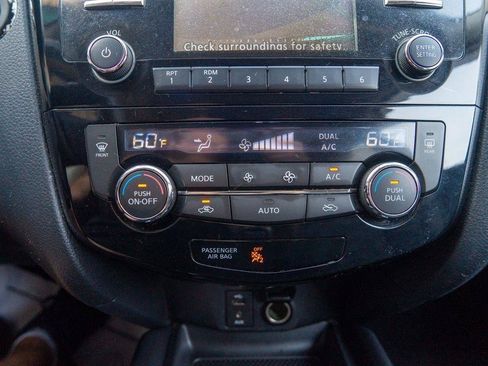 Used 2015 Nissan Rogue SV AWD/4WD image 22