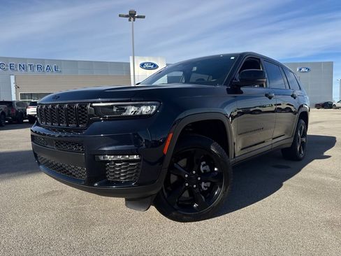 Used 2024 Jeep Grand Cherokee L Limited w/ Black Appearance Package image 1