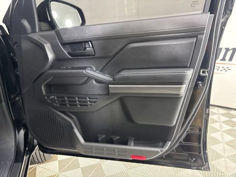 Used 2024 Toyota Tacoma SR5 AWD/4WD image 28