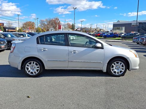 Used 2011 Nissan Sentra 2.0 S w/ Convenience Pkg image 9