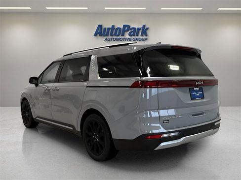 Used 2022 Kia Carnival SX image 5